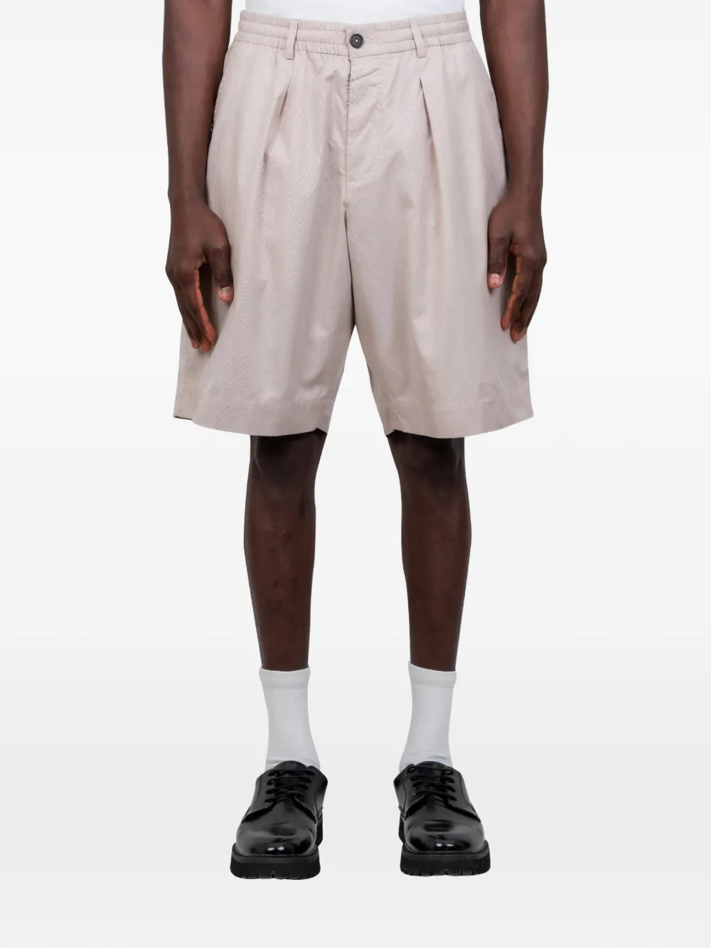 Universal Works pleated shorts - Toni neutri