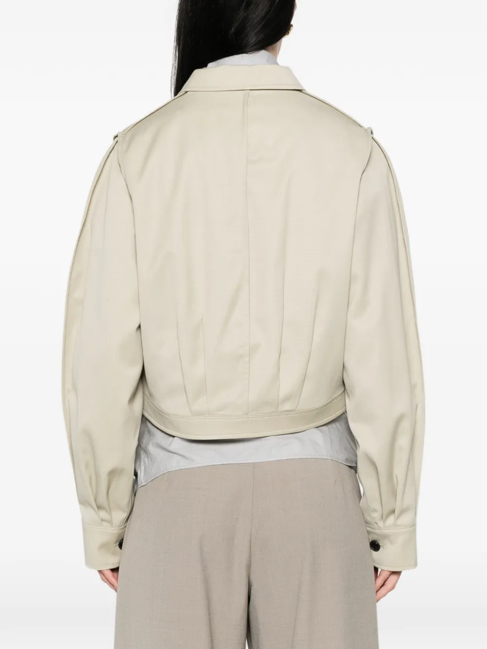 Low Classic Jas met knopen Beige