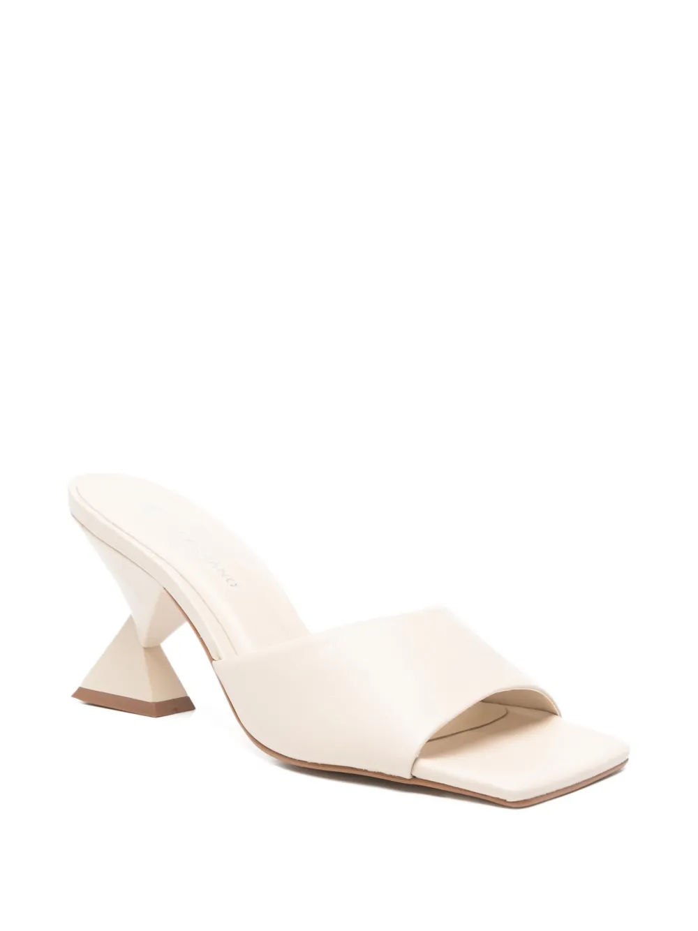 CARRANO Muiltjes met geometrische hak Beige