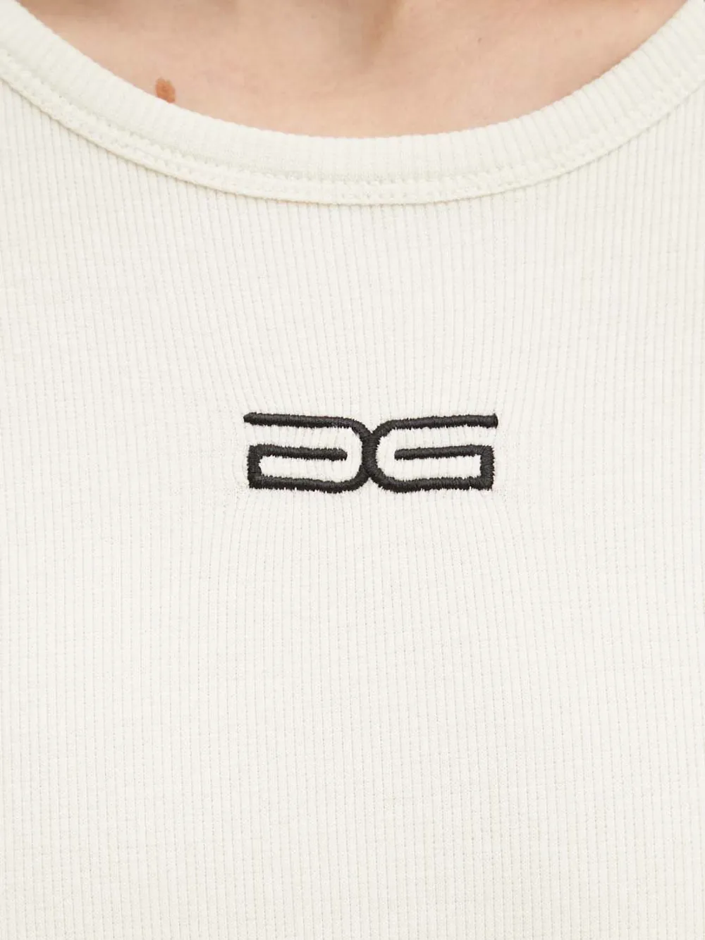 Gestuz embroidered-logo T-shirt Beige