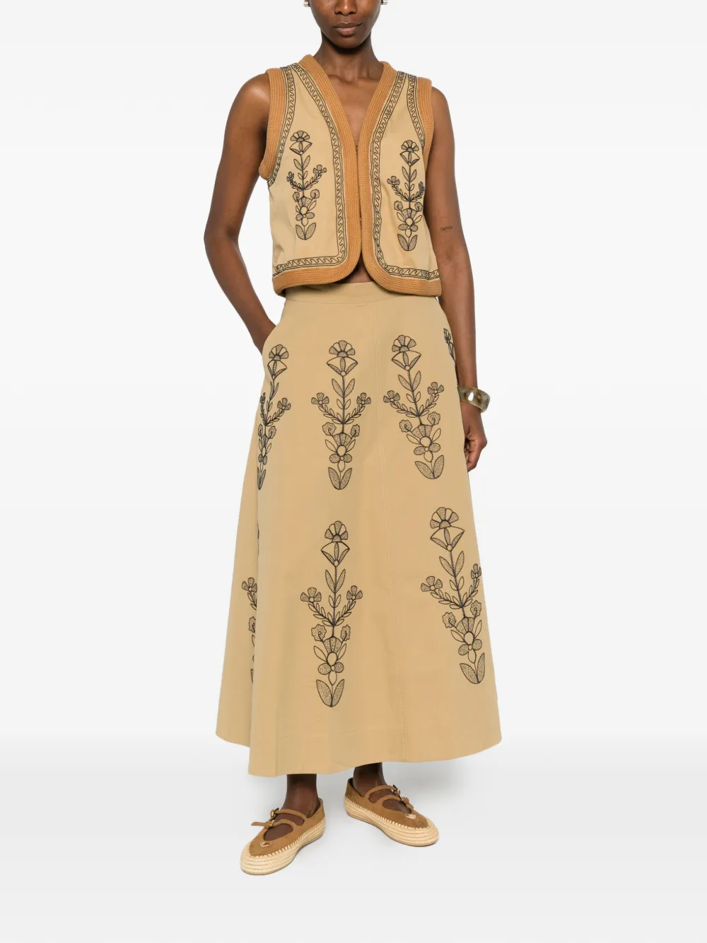 Antik Batik Maria gilet met geborduurde bloemen Beige