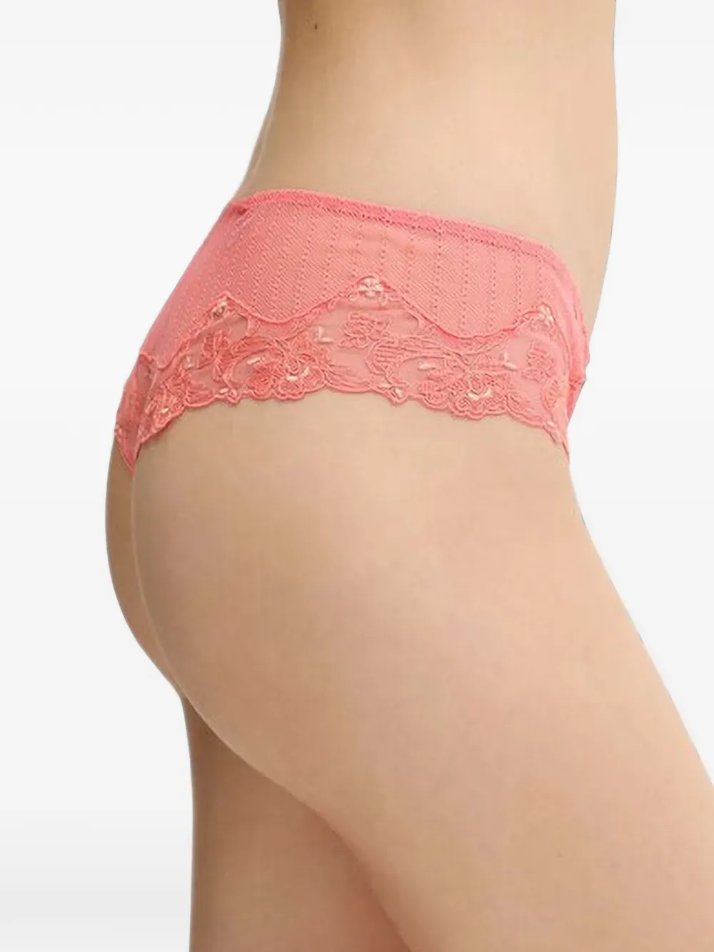 Chantelle Slip met geborduurde kanten afwerking Roze