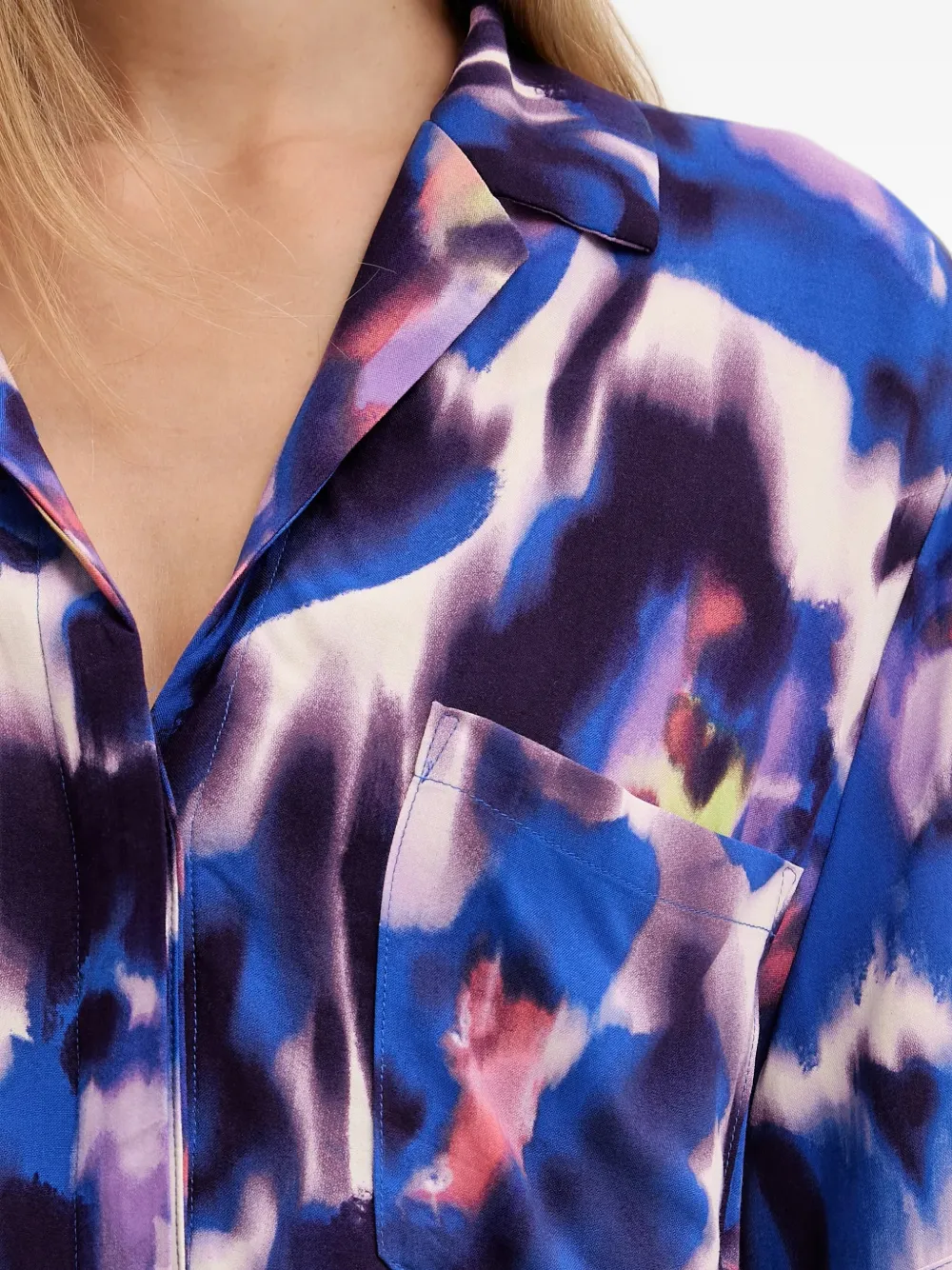 Chantelle Explore abstract-print short-sleeve shirt Blauw