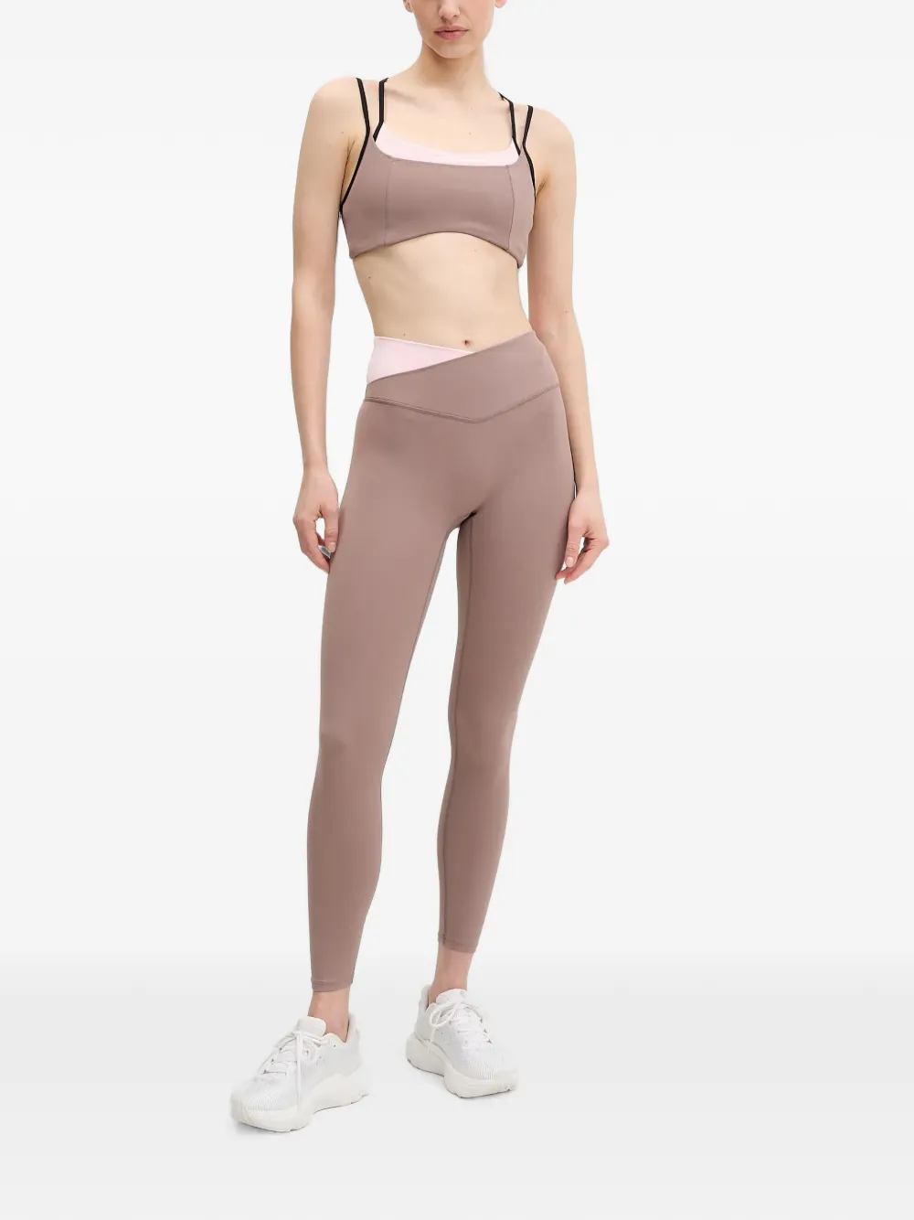 P.E Nation Distortion gelaagde sport-bh met gekruiste bandjes Beige