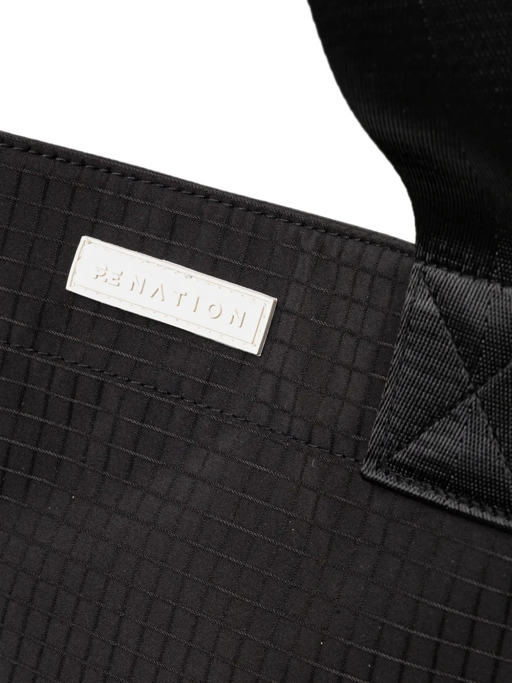 P.E Nation Residency shopper met logoplakkaat en rastertextuur Zwart