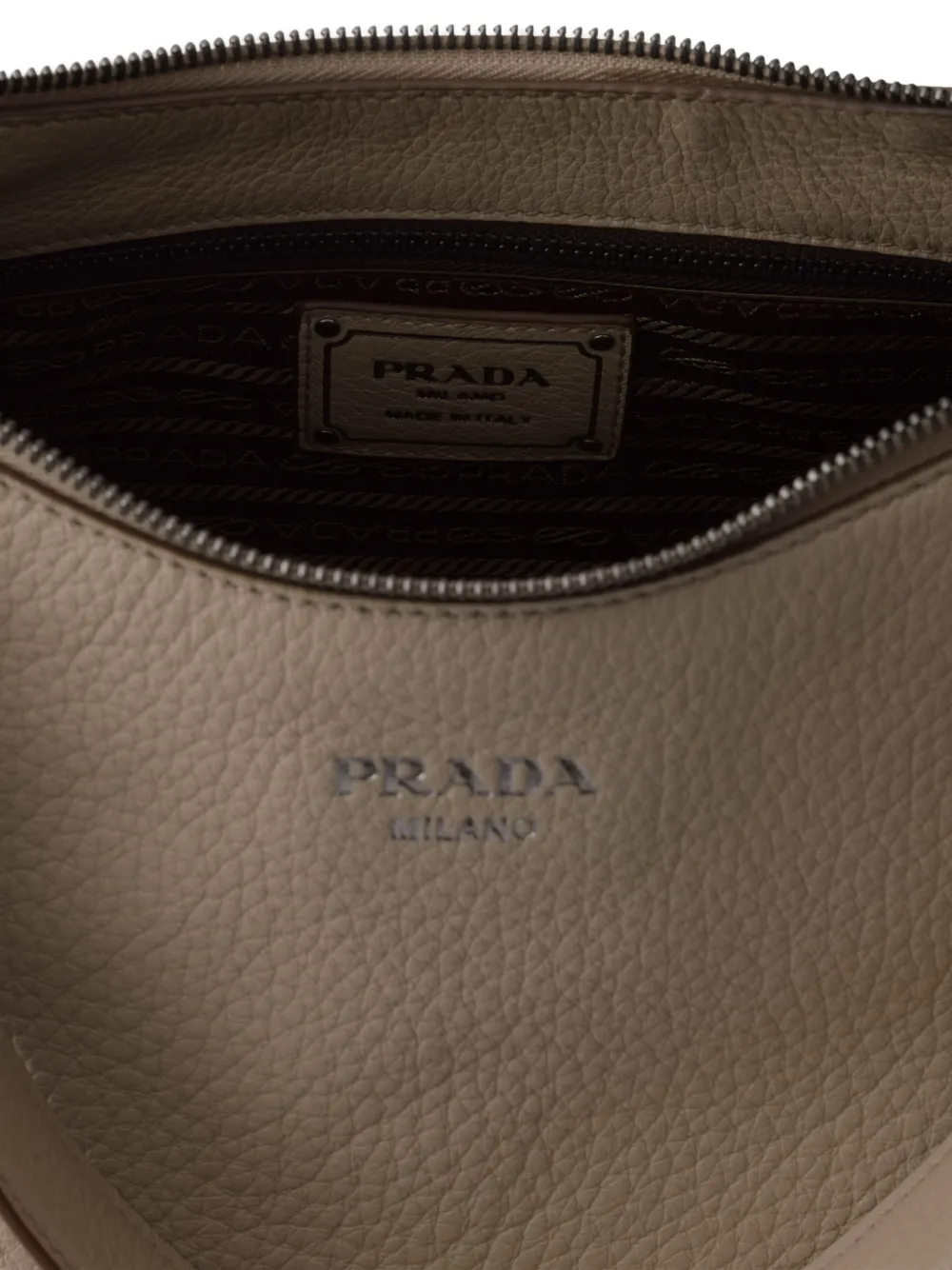Prada Aimère grote leren schoudertas Grijs