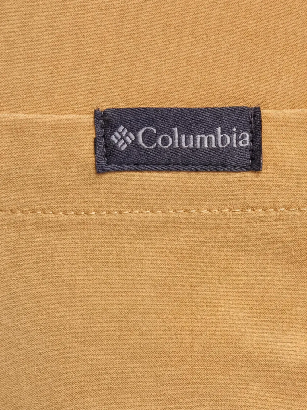 Columbia Shorts met vlakken Geel