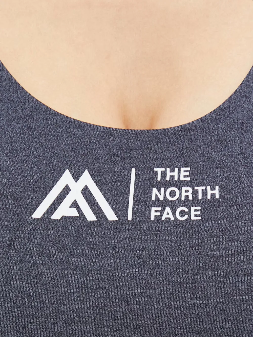 The North Face Mountain Athletics sport-bh met gekruiste bandjes en logoprint Grijs