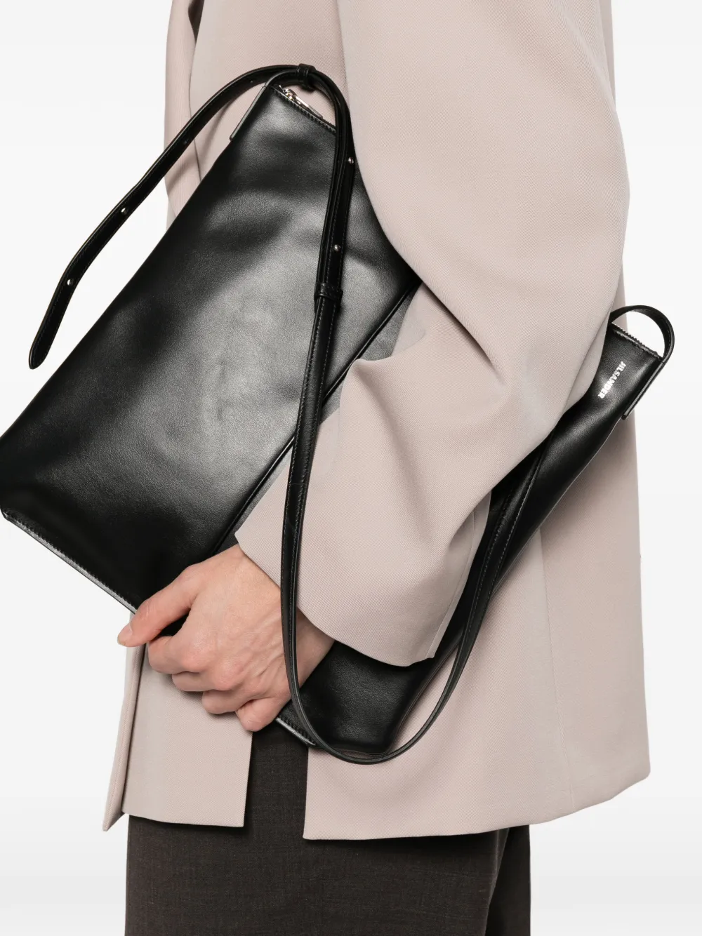【定価31万】JIL SANDER ナイロンショルダーバッグ Jil Sander Linea ショルダーバッグ | ブラック | FARFETCH JP