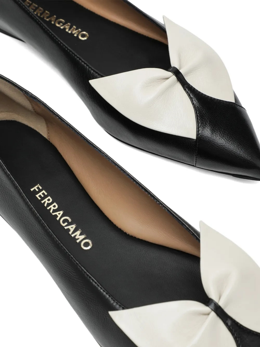 Ferragamo bow-detail pointed-toe ballet flats Zwart