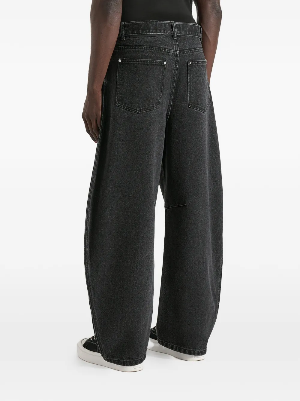 Xander Barrel-Leg Jeans