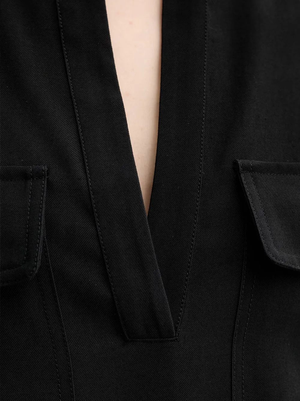 Silvian Heach Pobe V-neck buttoned midi dress Zwart