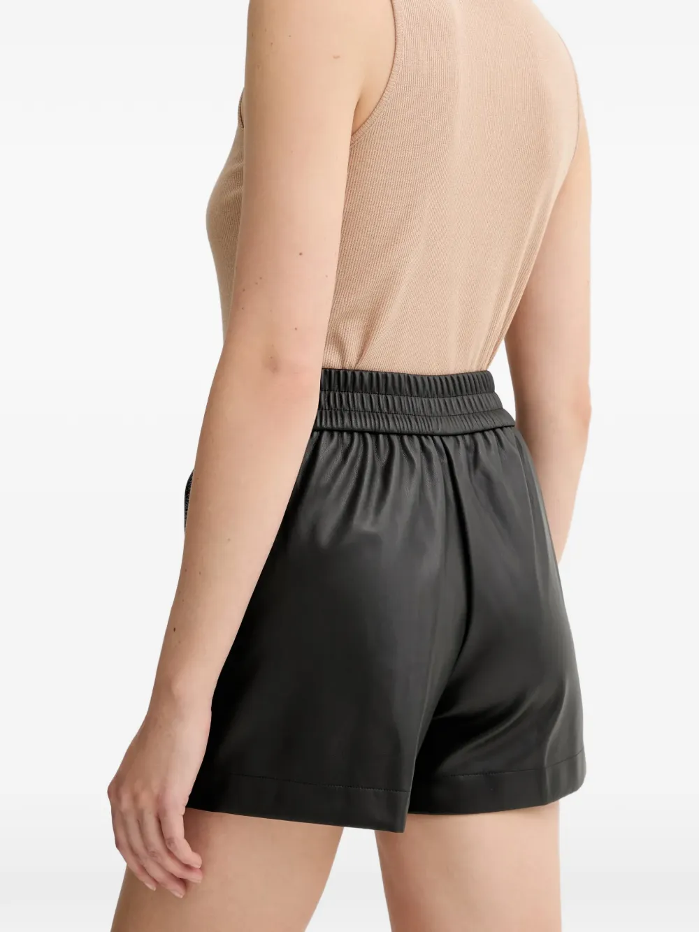 Silvian Heach Geplooide shorts met logo-bedel Zwart