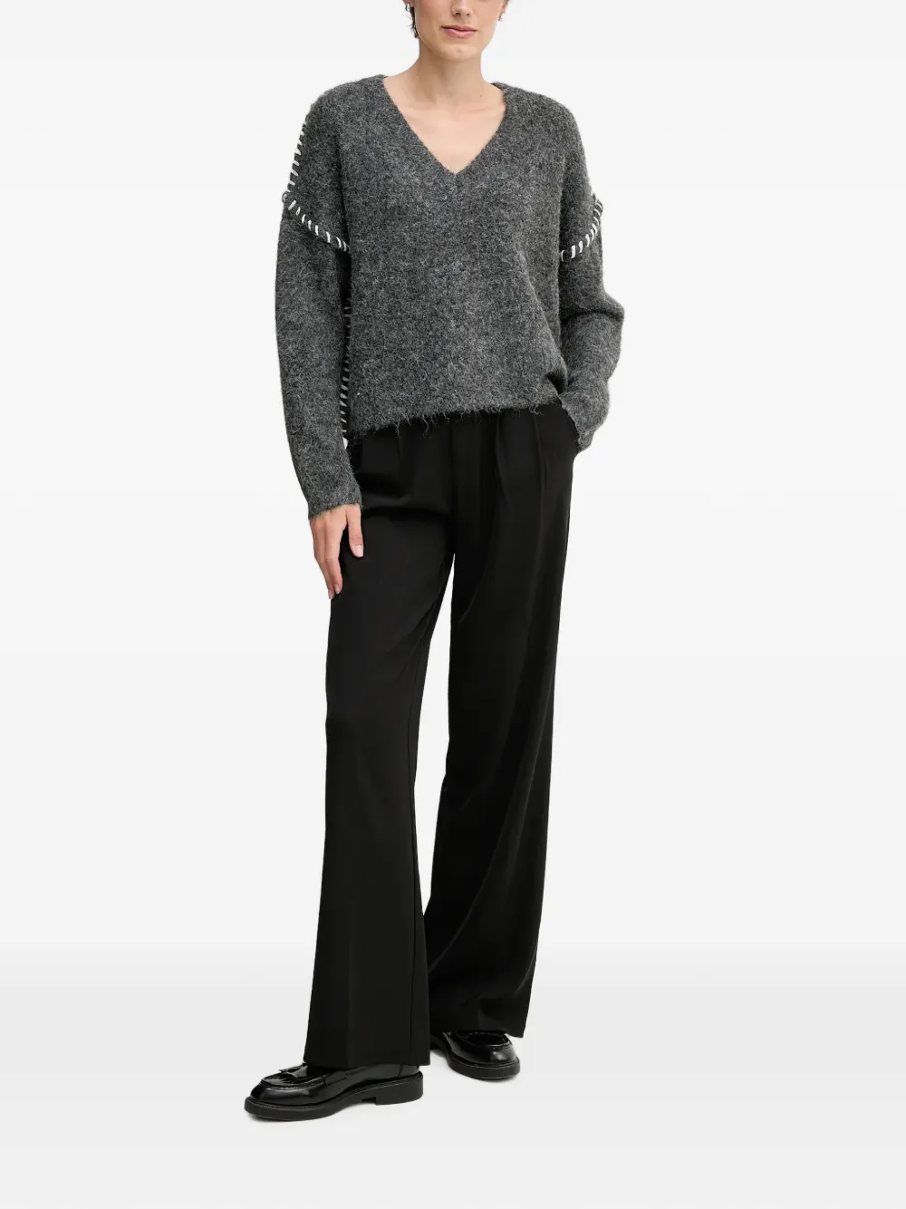 Sandro Ferrone whipstitch-detail V-neck sweater Grijs