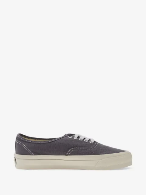 Vans tenis con costuras