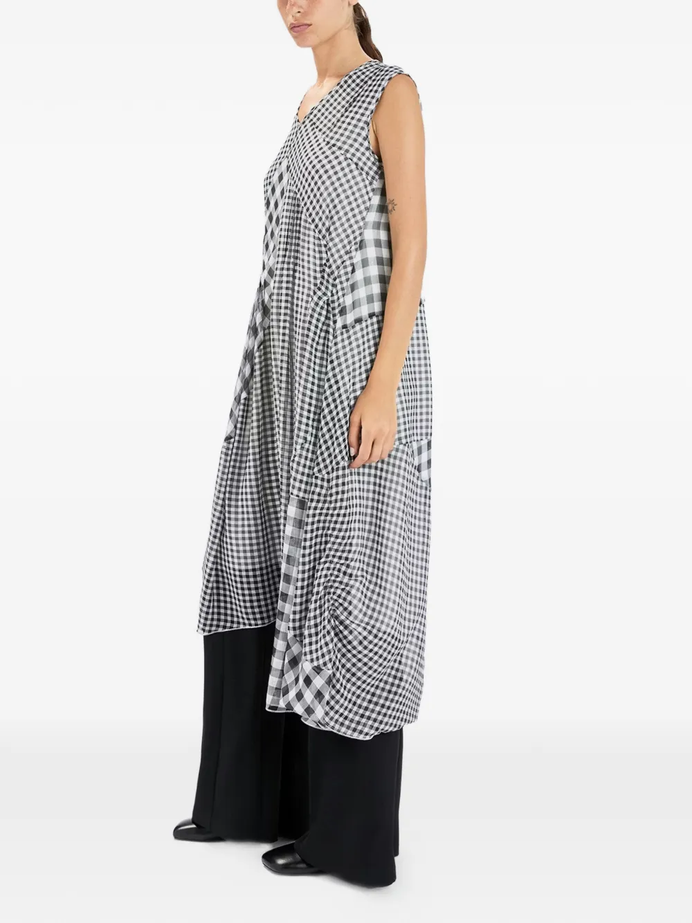  High Portal V-neck Gingham-pattern Midi Dress - Black 