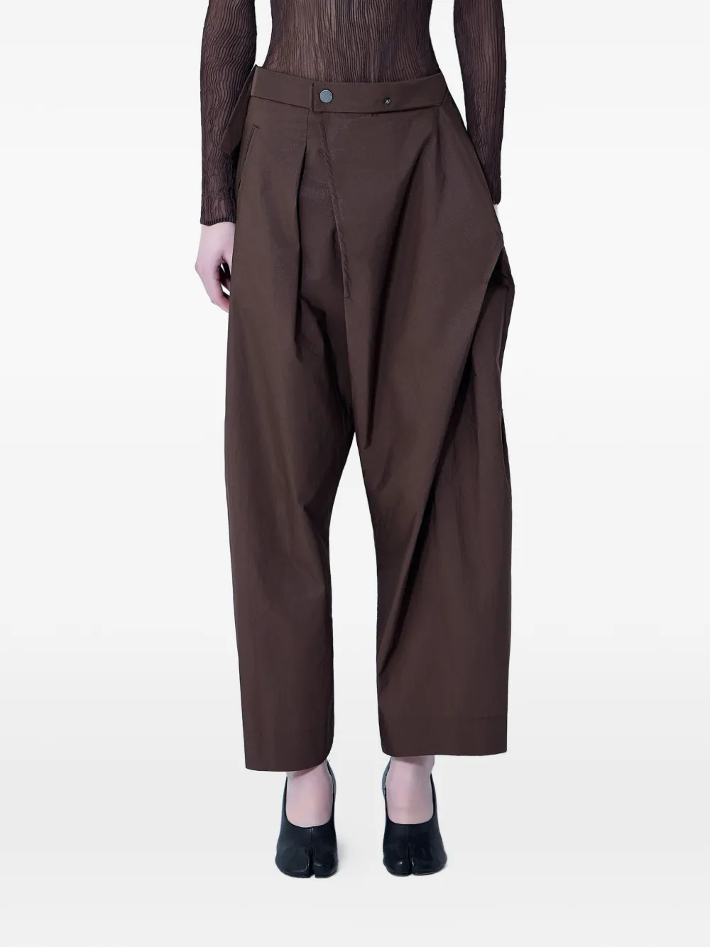 Issey Miyake Akimbo pleated wide-leg trousers - Marrone