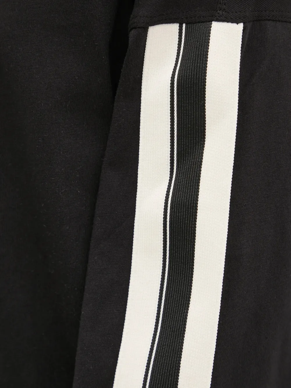 DKNY T-shirt met gestreepte mouwen Zwart