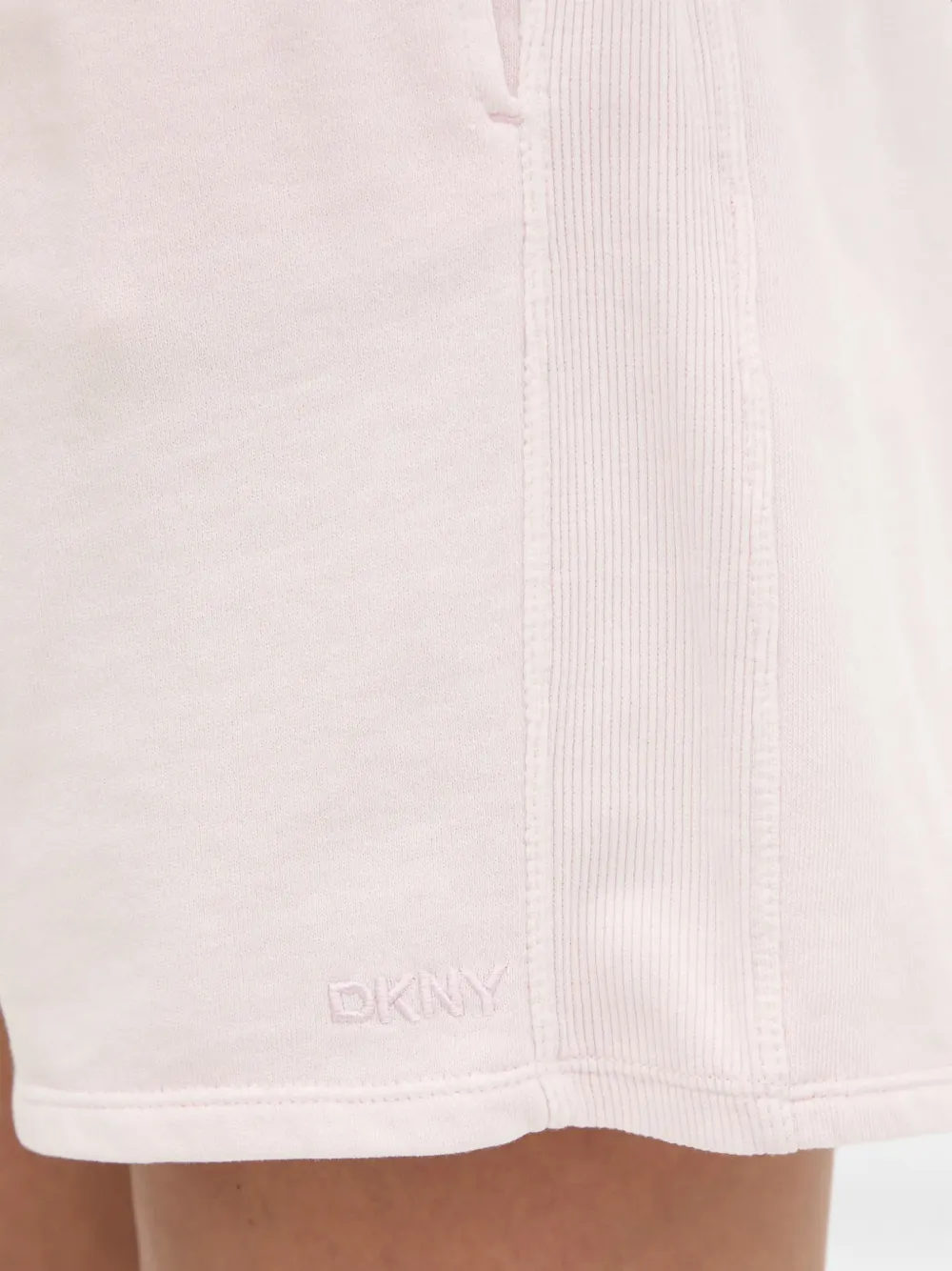 DKNY elasticated-waistband mini shorts Roze