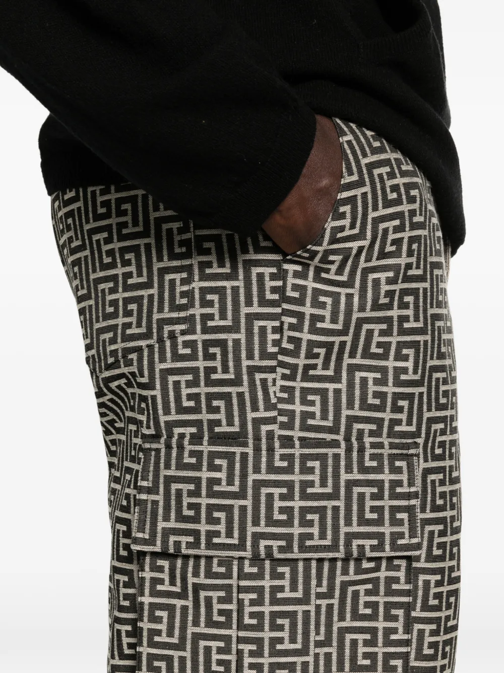 Balmain Cargo shorts met monogram Zwart
