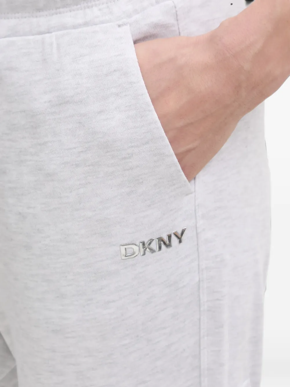 DKNY logo-plaque cargo pants Grijs