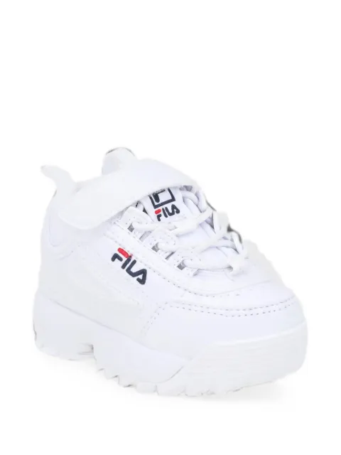 Fila Kids tenis con detalle del logo