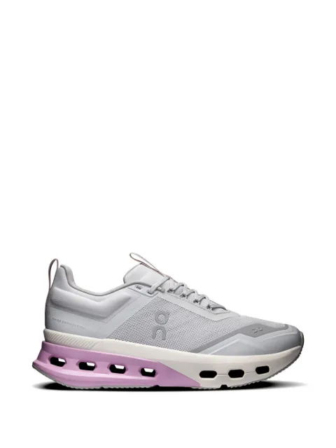 On Cloudnova sneakers met logoprint
