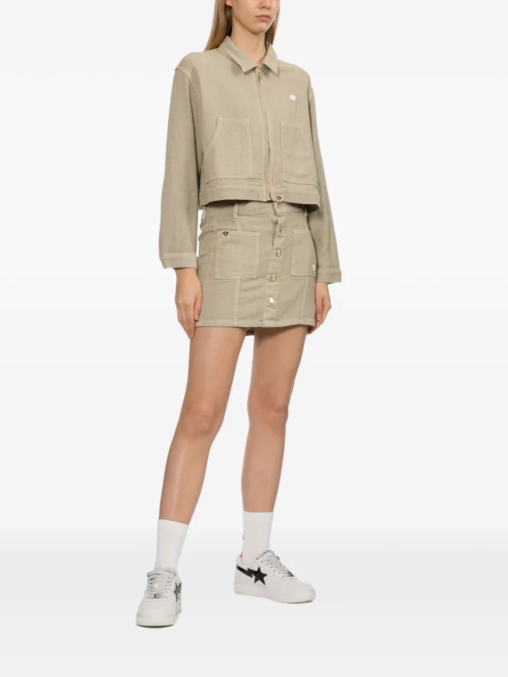 APEE™ by *A BATHING APE Cropped jack met patch Beige