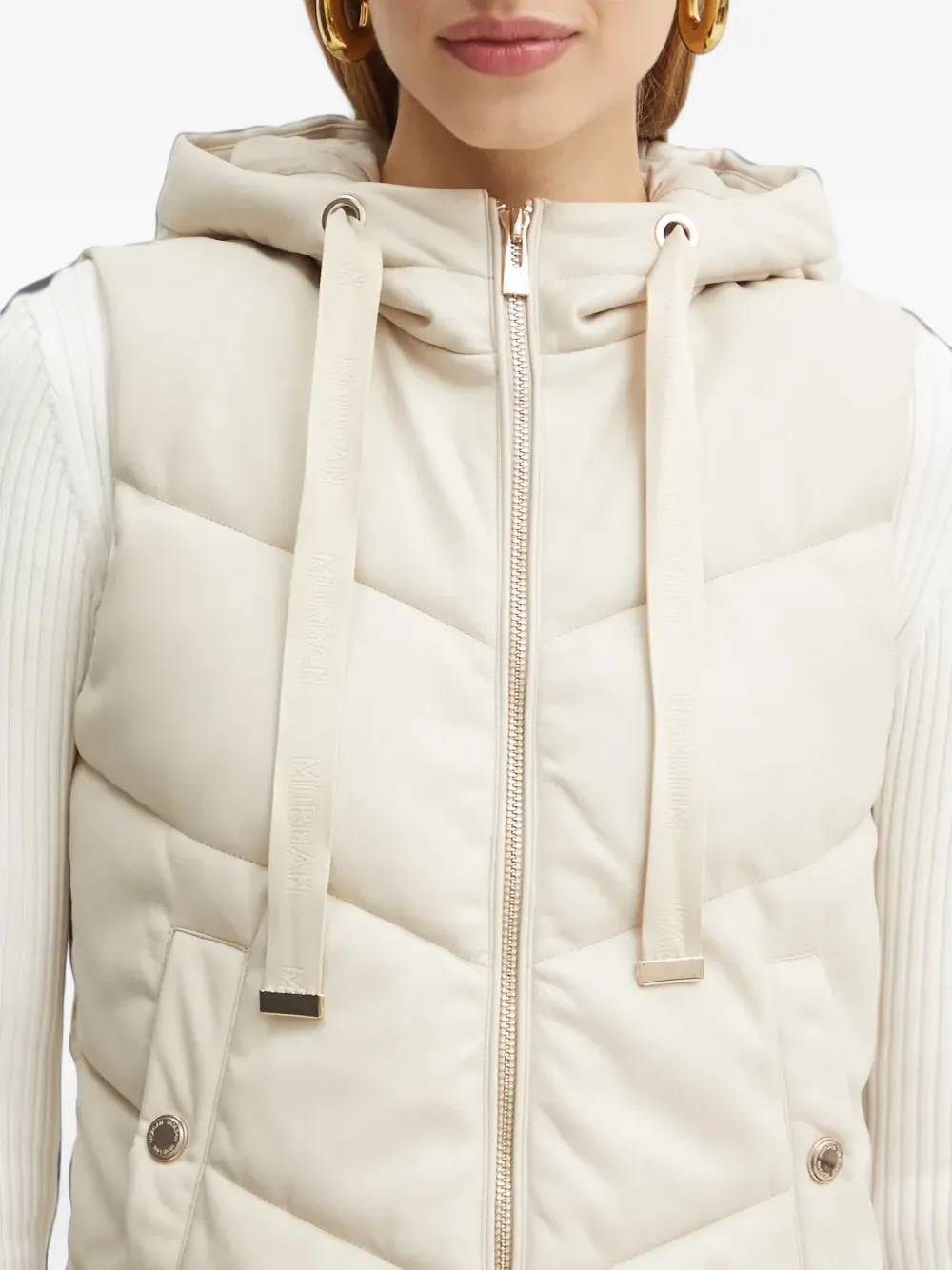 Morgan Gewatteerde bodywarmer met capuchon en chevronstiksel Wit
