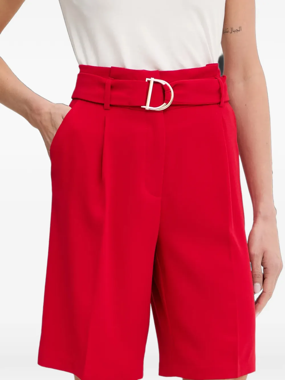 Morgan belted pleated shorts Rood