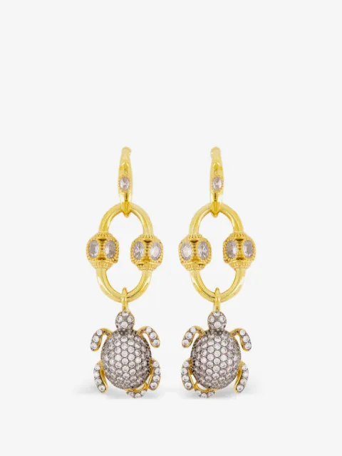 Begüm Khan aretes Serdarino Windsor