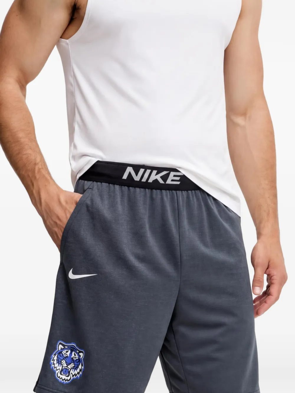 Nike Shorts met logo Grijs