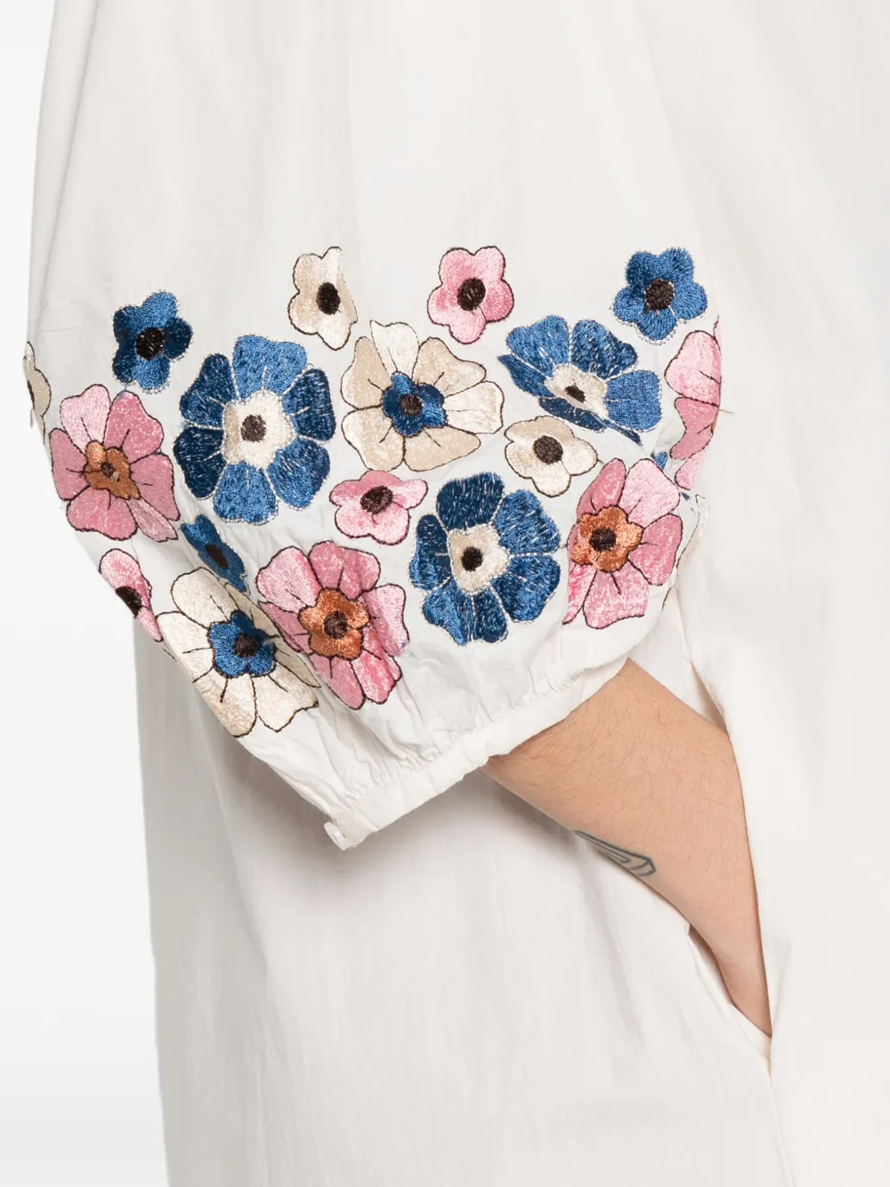 Antik Batik Amantina jurk met ruches en geborduurde bloemen Beige