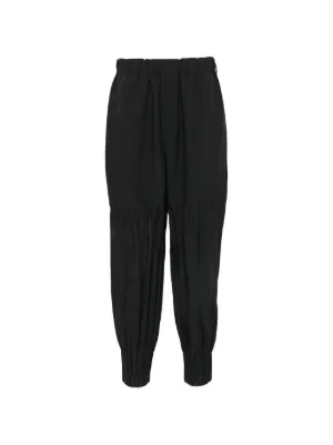 Homme Plissé Issey Miyake プリーツ テーパードパンツ | ブラック