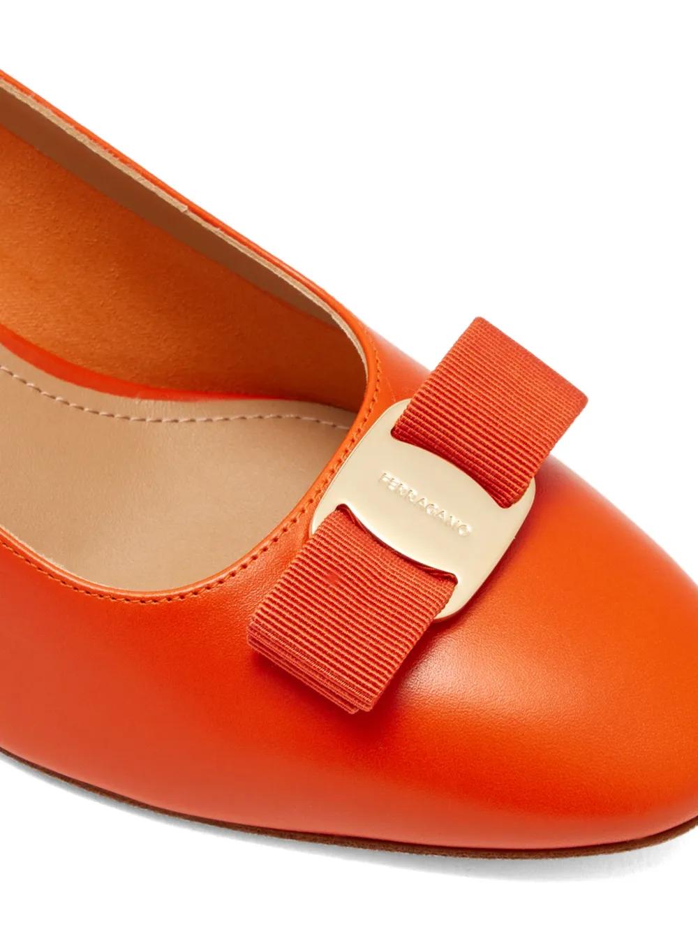 Ferragamo Vara slingback pumps met strik-detail Oranje