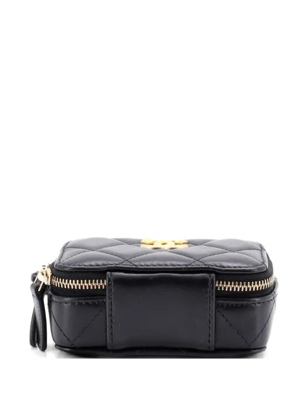 CHANEL Pre-Owned Lacquered Metal CC Zip Around Card Holder On