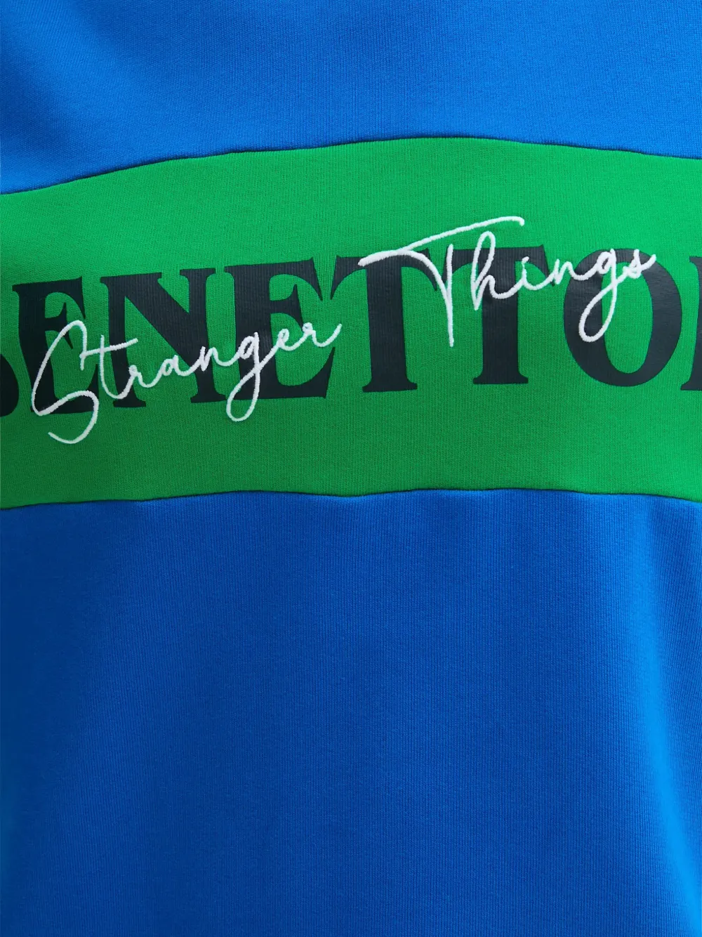 Benetton Stranger Things sweater met colourblocking Blauw