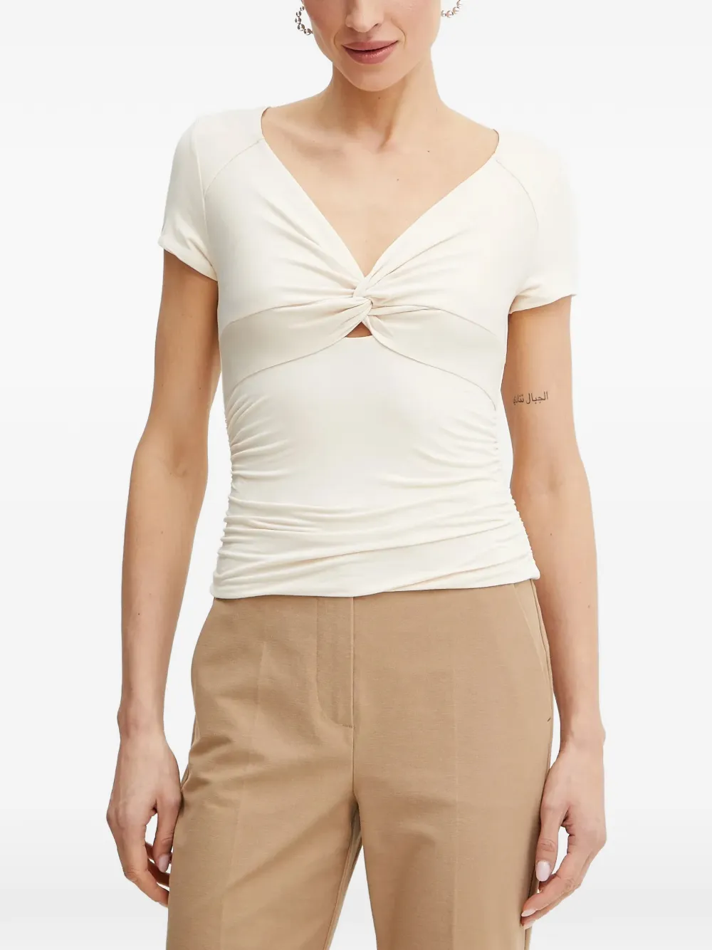 GUESS USA twist-front ruched T-shirt - Toni neutri