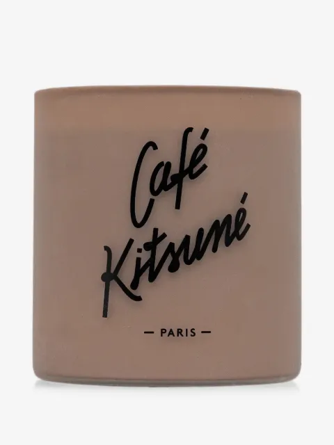 CAFÉ KITSUNÉ doftljus med logotyp