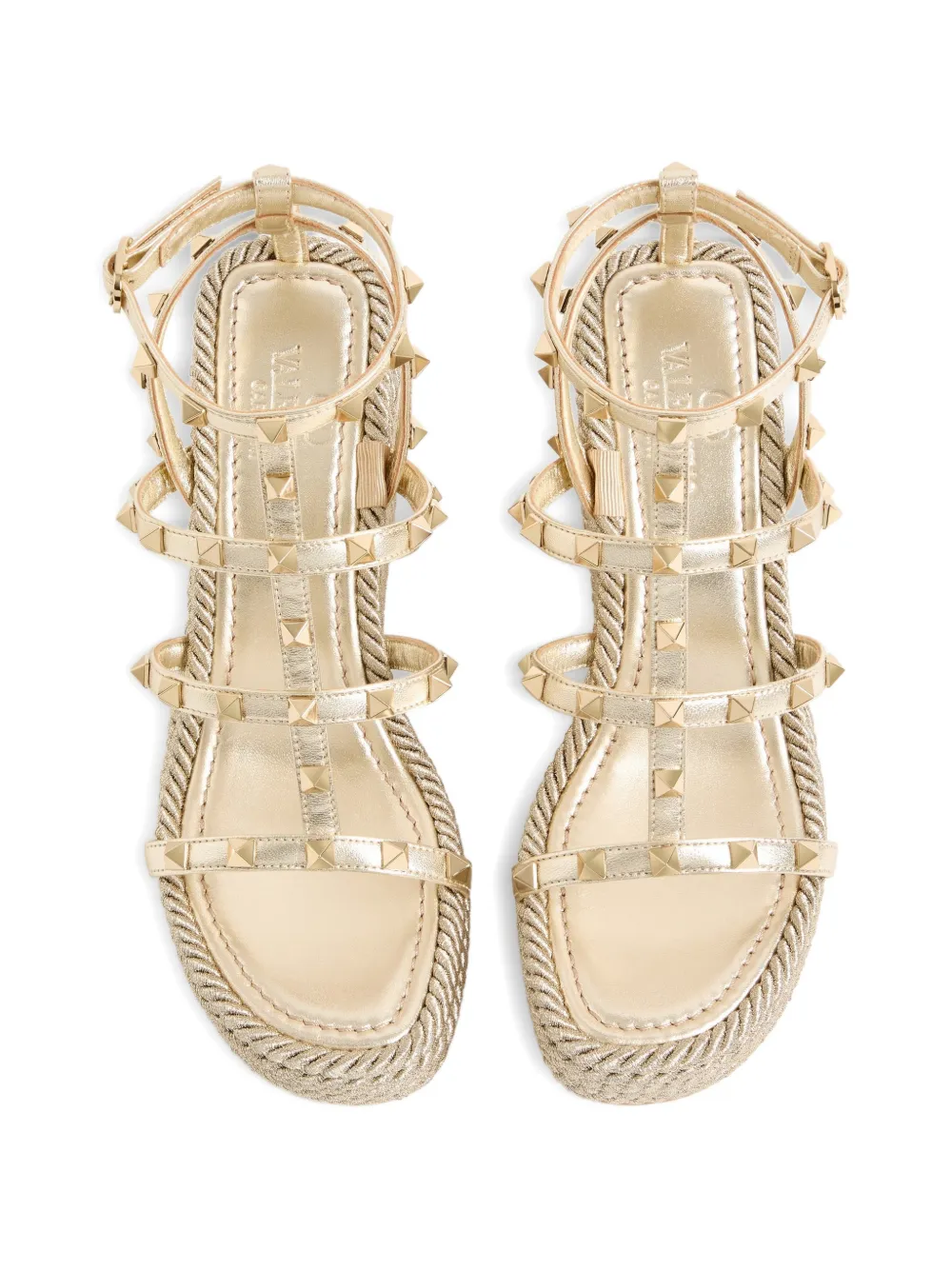 Valentino Garavani Rockstud laminated nappa wedge sandals 95 mm Goud