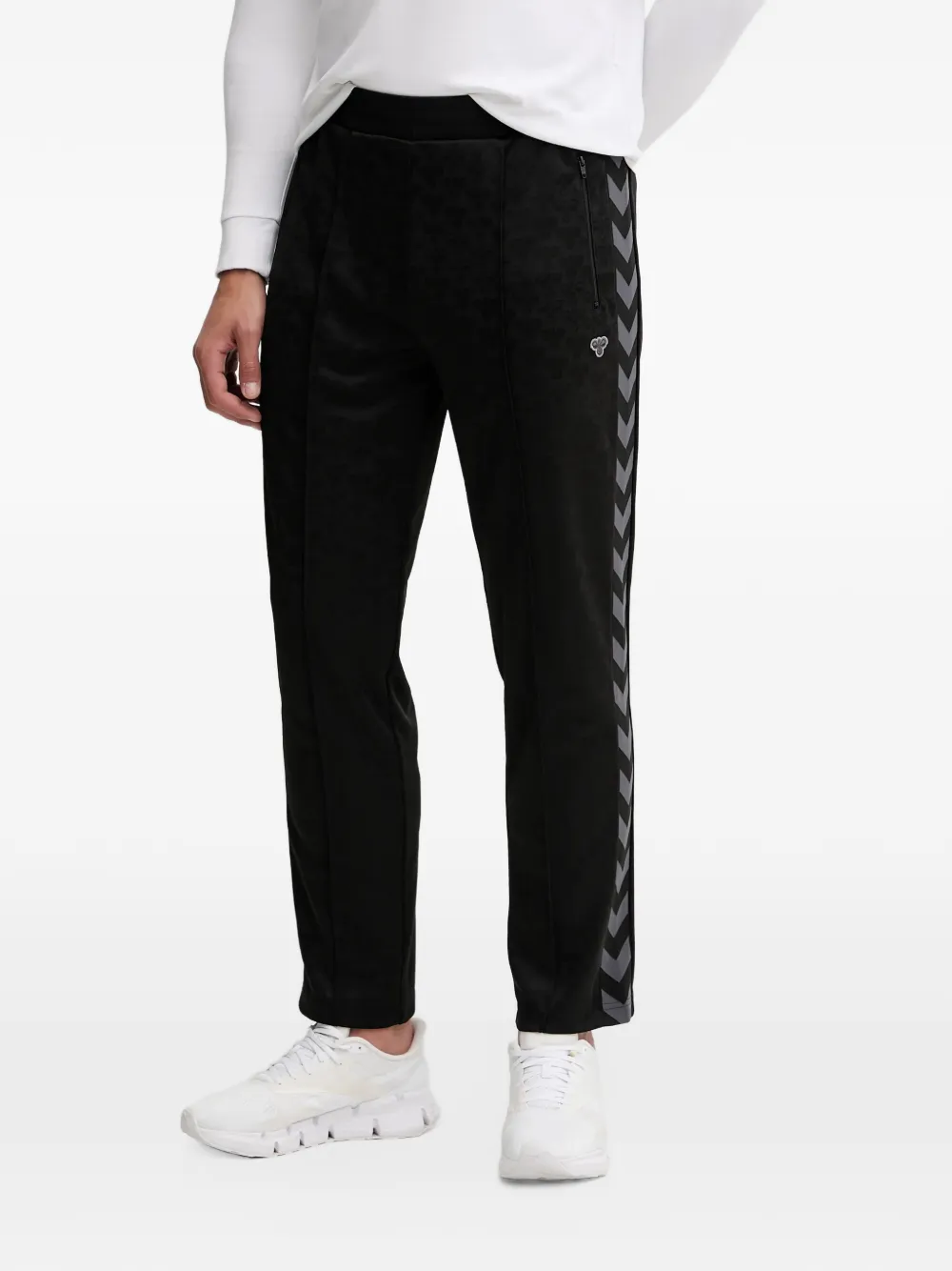 Hummel HmlArchive chevron-stripe logo-patch track pants Zwart