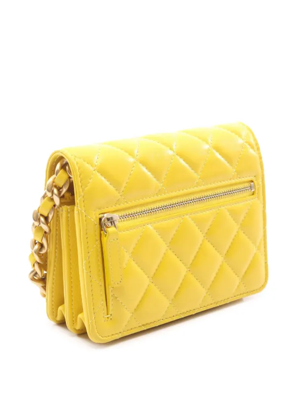 シャネル　スマホケース　チェーンショルダー　キャビアスキン　イエロー　ココマーク CHANEL Pre-Owned 2022 ミニ ラムスキン キャンディ ココマーク