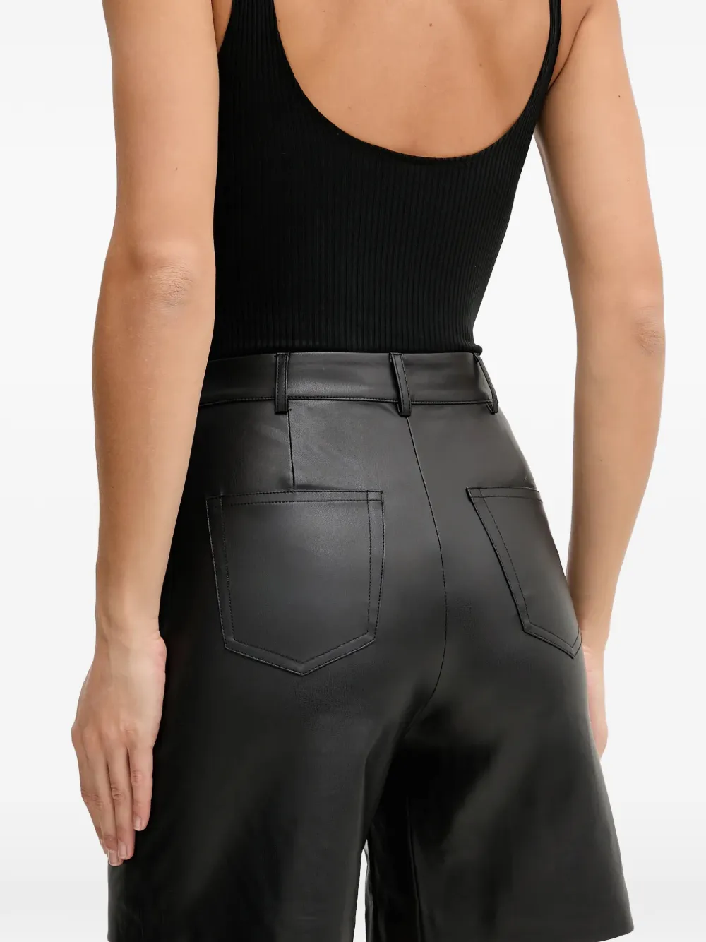 Sisley Shorts van imitatieleer Zwart
