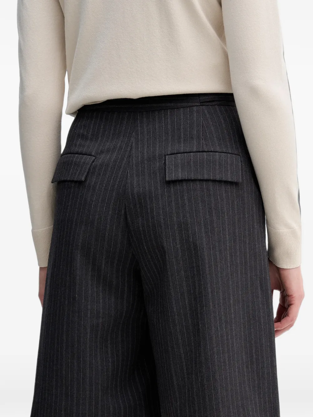 Sisley Shorts met krijtstreep Zwart