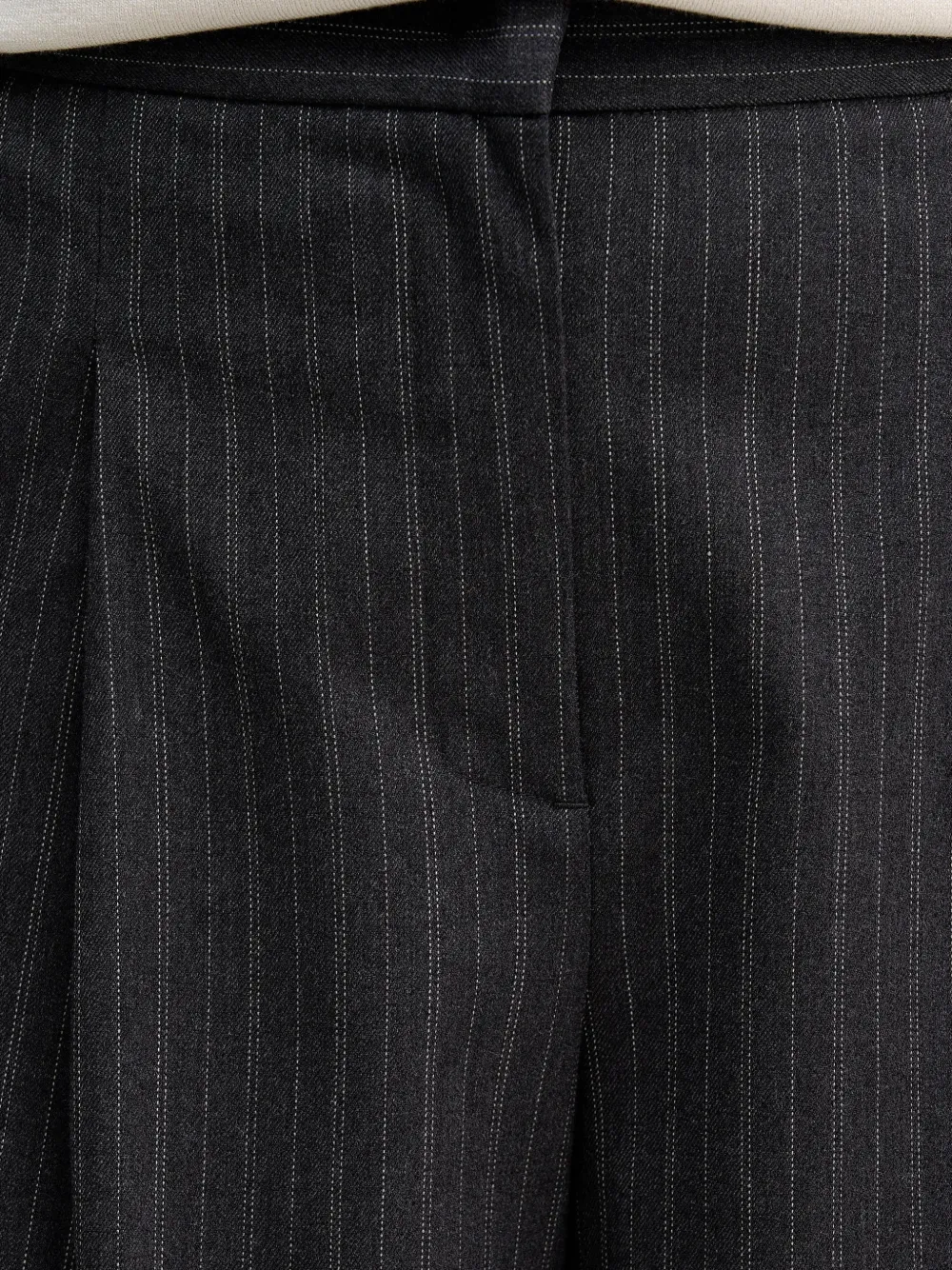 Sisley Shorts met krijtstreep Zwart