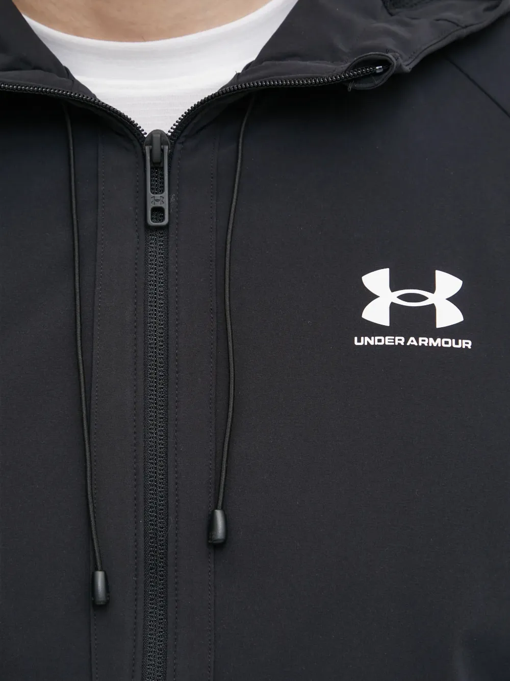 Under Armour UA Vibe geweven jack met capuchon en logo-print Zwart