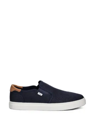 Toms