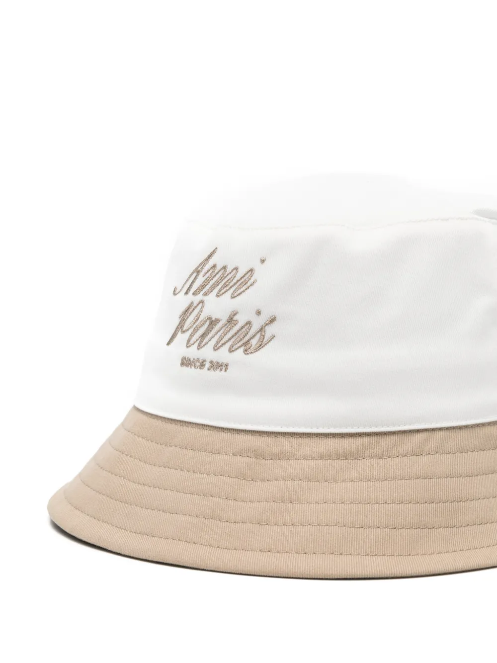 AMI Paris Vissershoed met geborduurd logo Beige