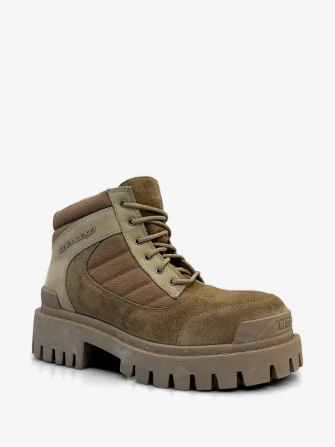 combat Strike low boots