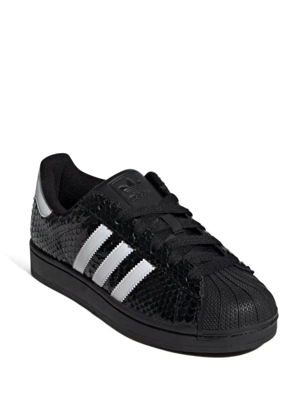 Adidas スネークスキン ストライプ スニーカー | ブラック | FARFETCH JP